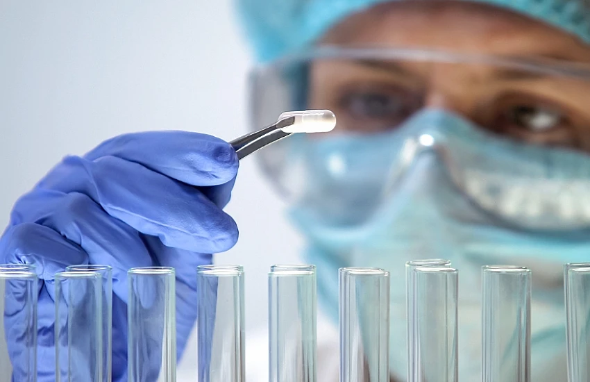 Rury szklane w przemyśle farmaceutycznym – dlaczego szkło borokrzemowe (borosilicate glass) to najlepszy wybór